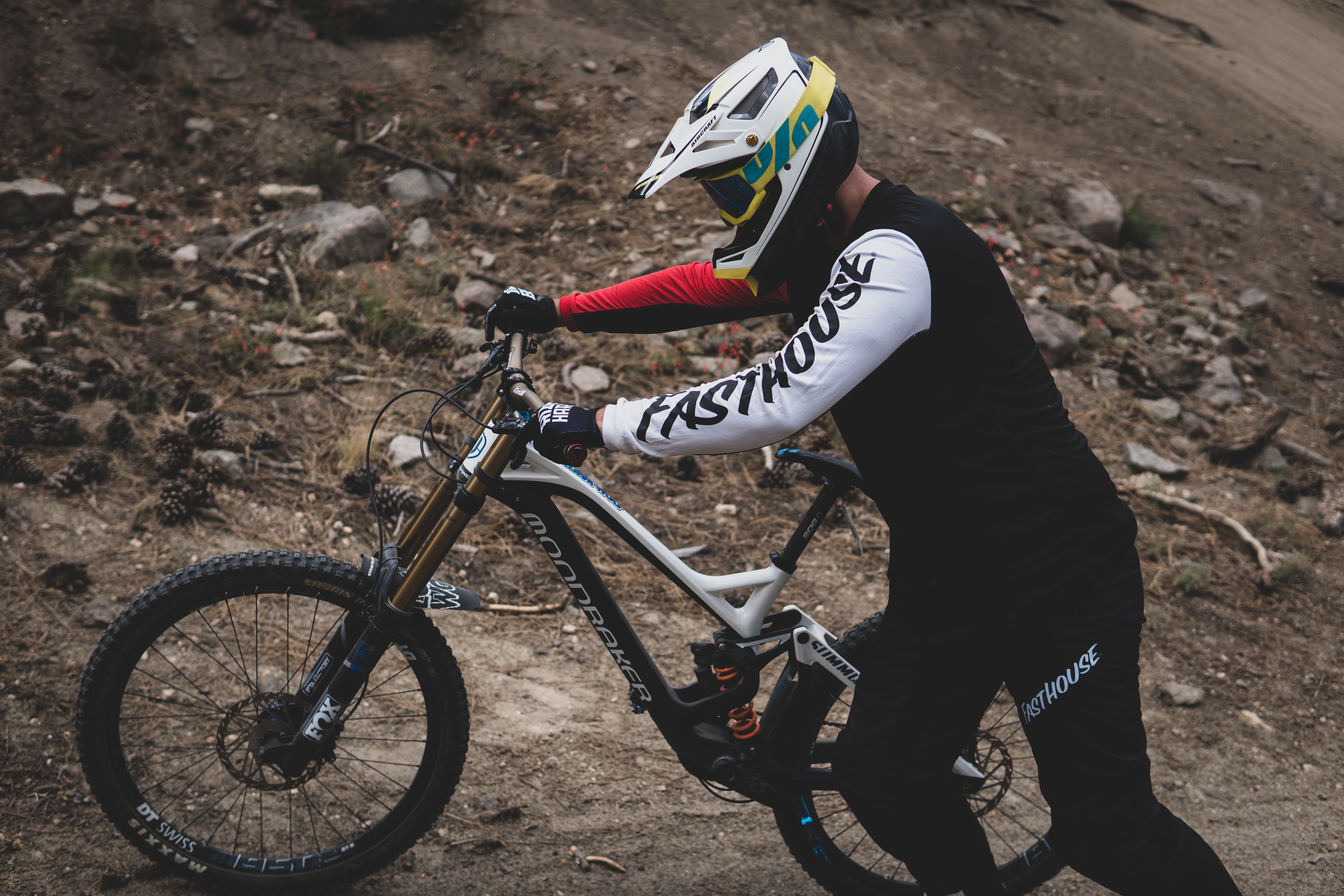 Review: Fasthouse Fastline DH Kit