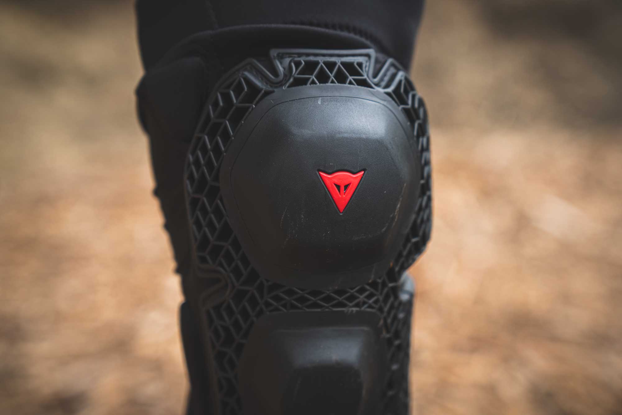Review: <br> Dainese Enduro Knee Guard 2