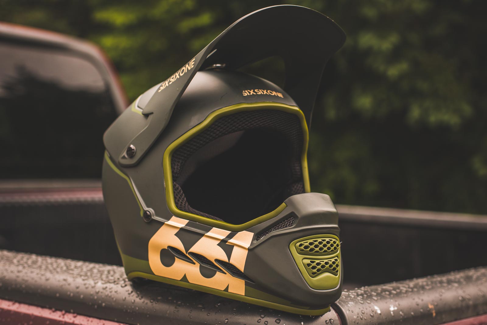 Review: <br>SixSixOne Reset Helmet