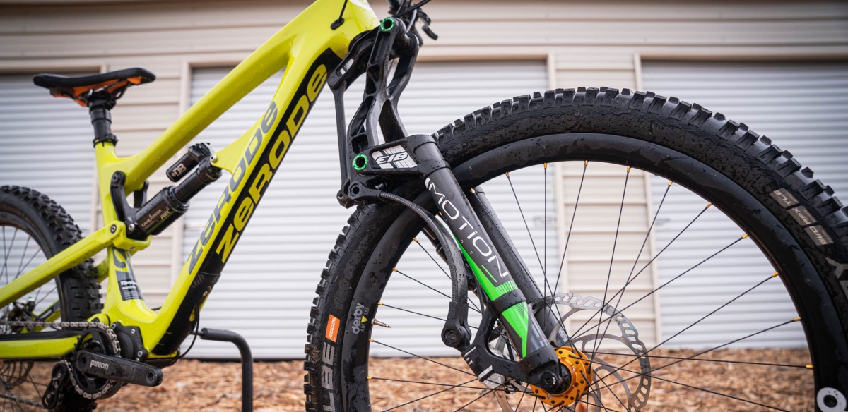 Motion E18 Fork Review Do the benefits outweigh the looks?