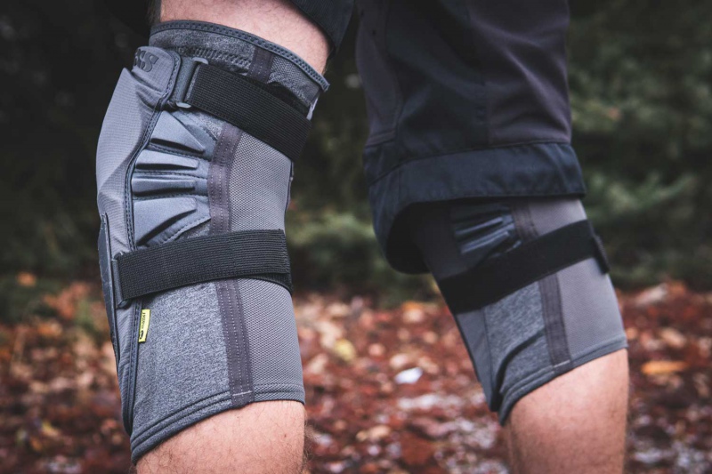 Review IXS Trigger Knee Pads The Loam Wolf