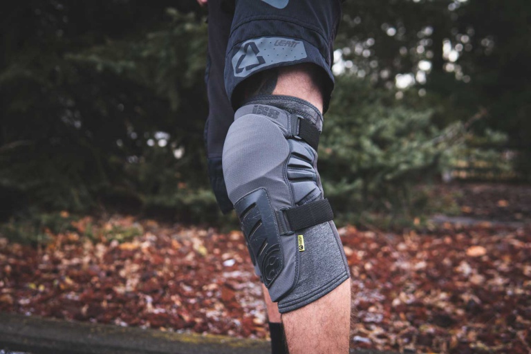 Review IXS Trigger Knee Pads The Loam Wolf