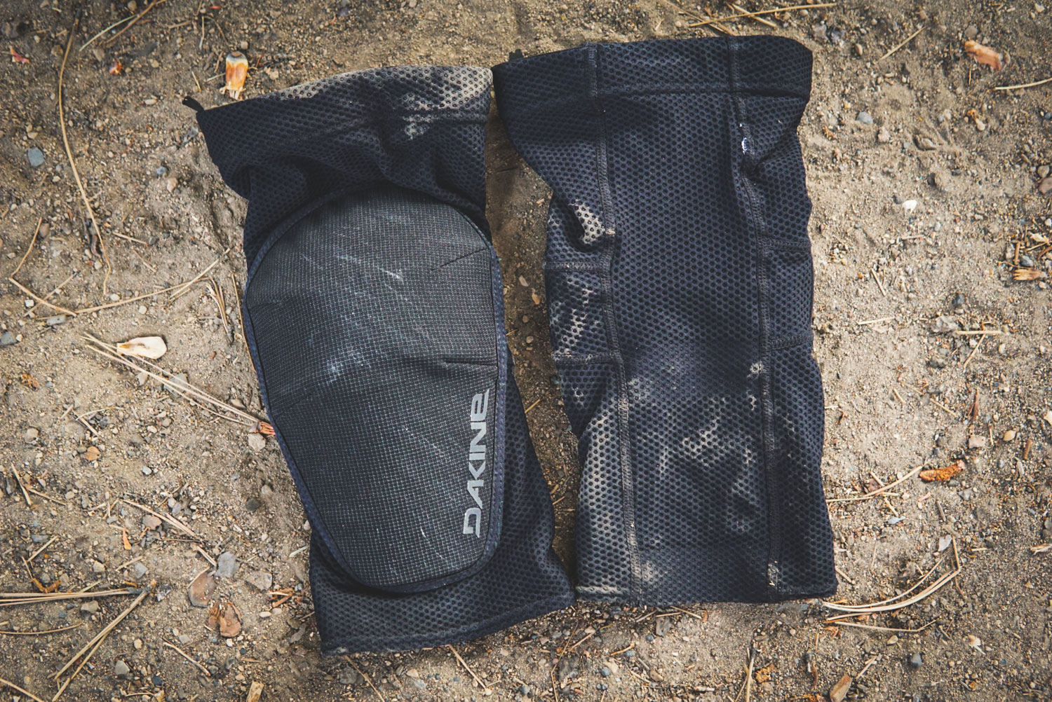 dakine slayer pads