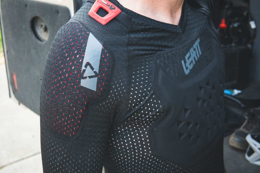 REVIEW LEATT BODY PROTECTOR AIRFLEX STEALTH The Loam Wolf