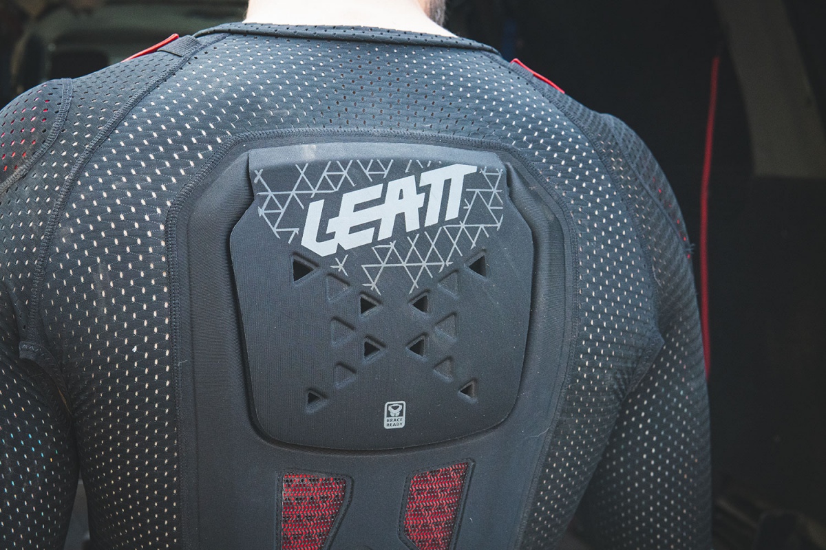 REVIEW LEATT BODY PROTECTOR AIRFLEX STEALTH The Loam Wolf