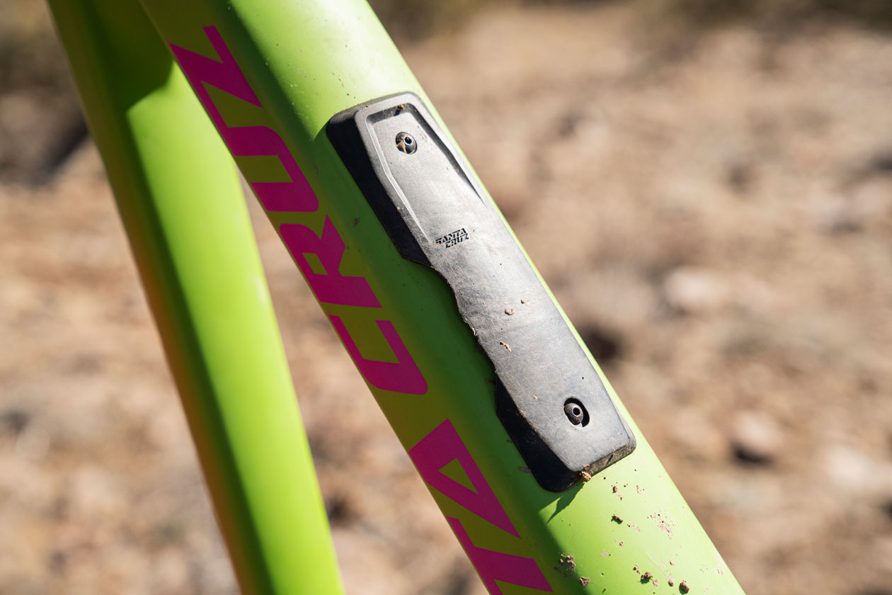 TLW08184 Santa Cruz Nomad V5 XO1 Review