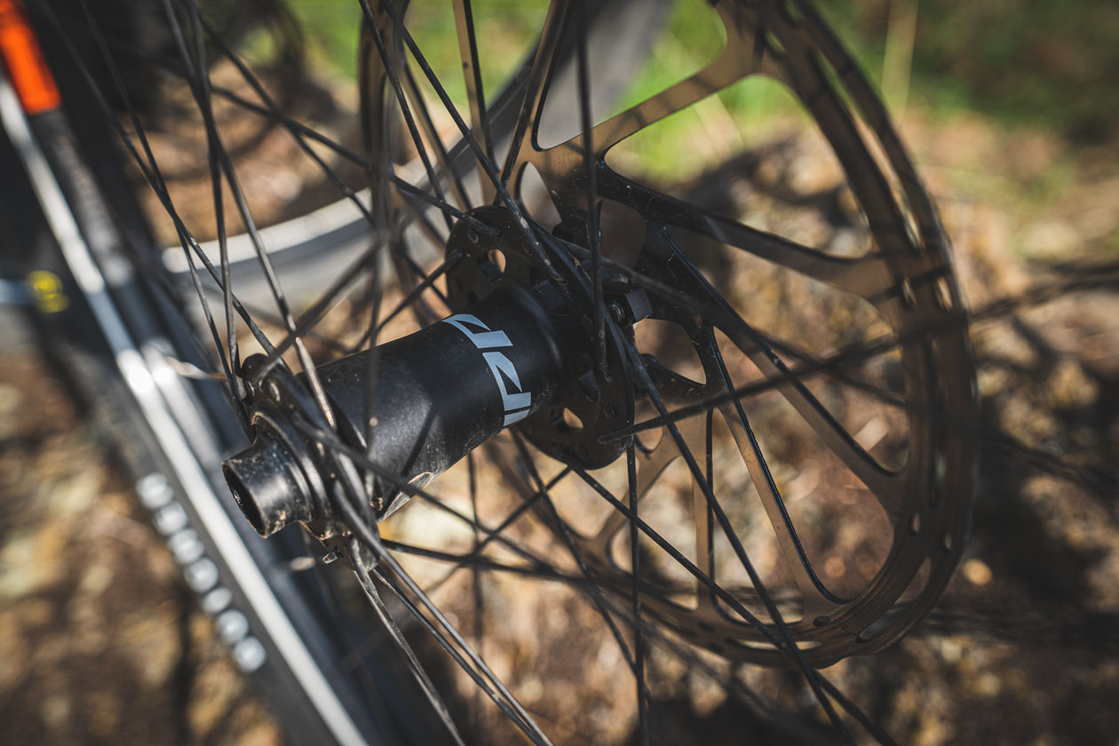 TLW08611 Zipp 3Zero Moto carbon MTB Wheel Review