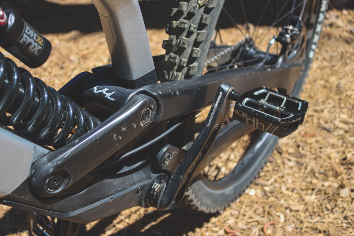 Review Crankbrothers Mallet DH Pedals The Loam Wolf