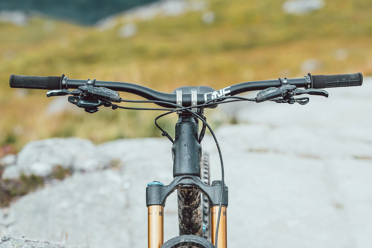 OneUp Components Carbon Handlebar Review