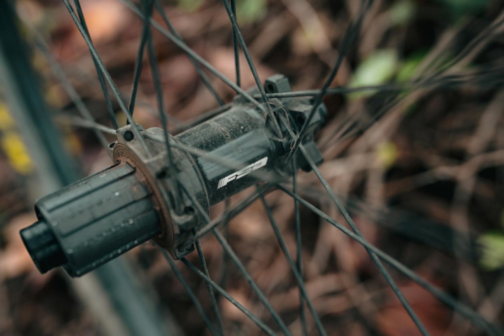 Dissected: FSA EMTB Carbon I29 Wheels | The Loam Wolf