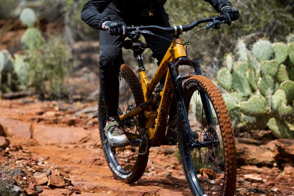 YT Jeffsy Uncaged 8 First Ride Review | The Loam Wolf