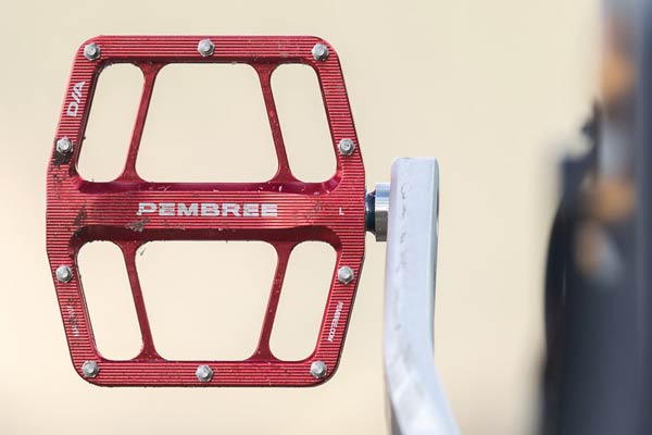 Review: <br>PEMBREE D2A Flat Pedals