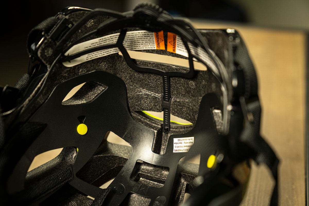 Tech Check: ABUS Helmets | Cliffhanger MIPS Helmet