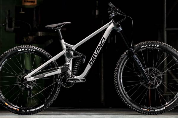 Devinci Introduces the All-New Chainsaw | The Loam Wolf