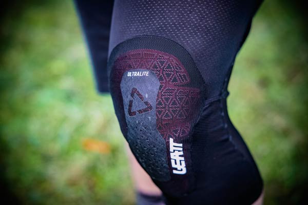 Review: <br>Leatt Airflex Ultralite Knee Pads