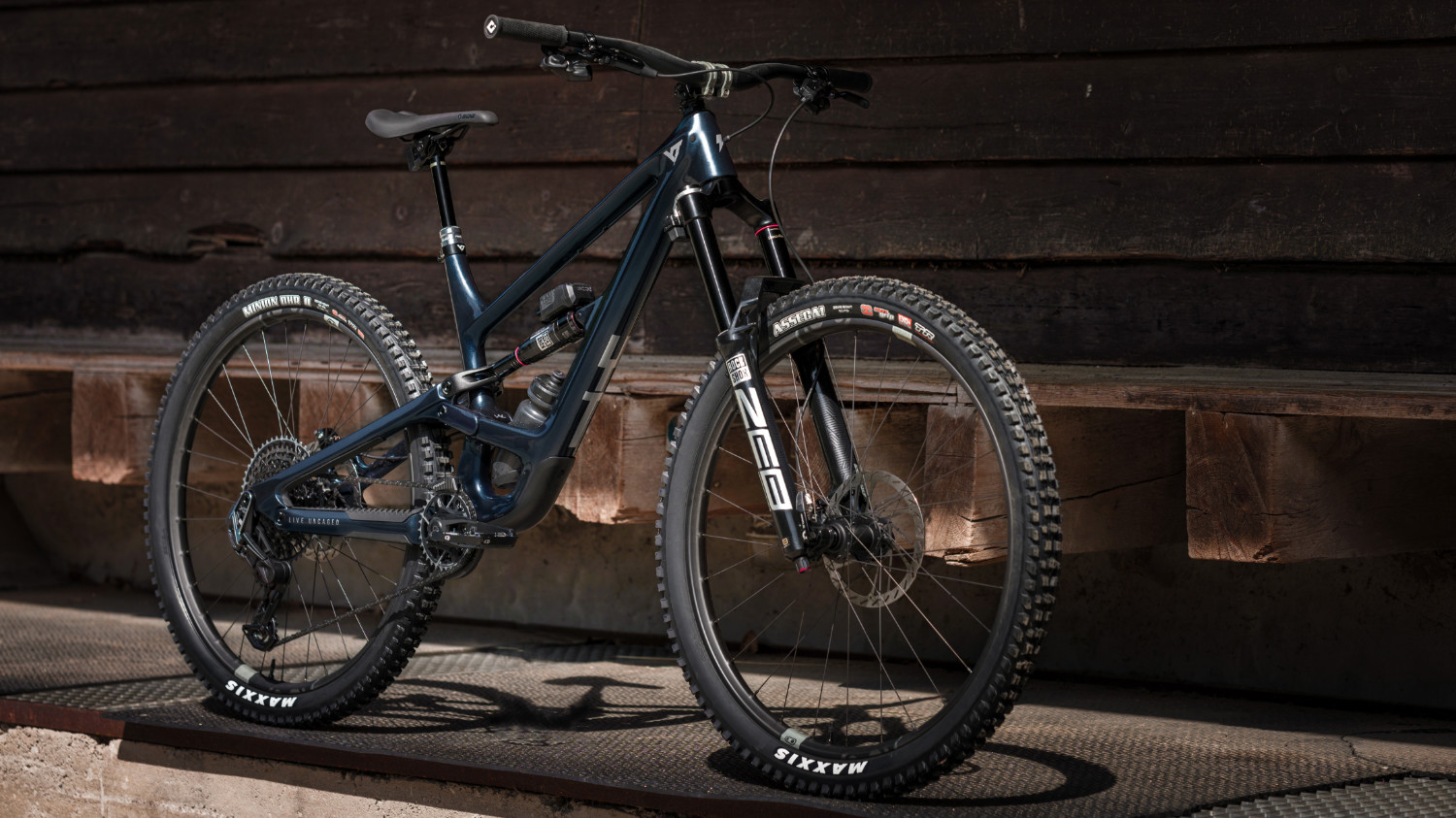 YT Capra Uncaged 12 Beauty