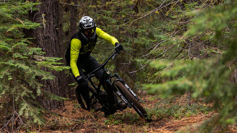 The Devinci e-troy electric mountain bike