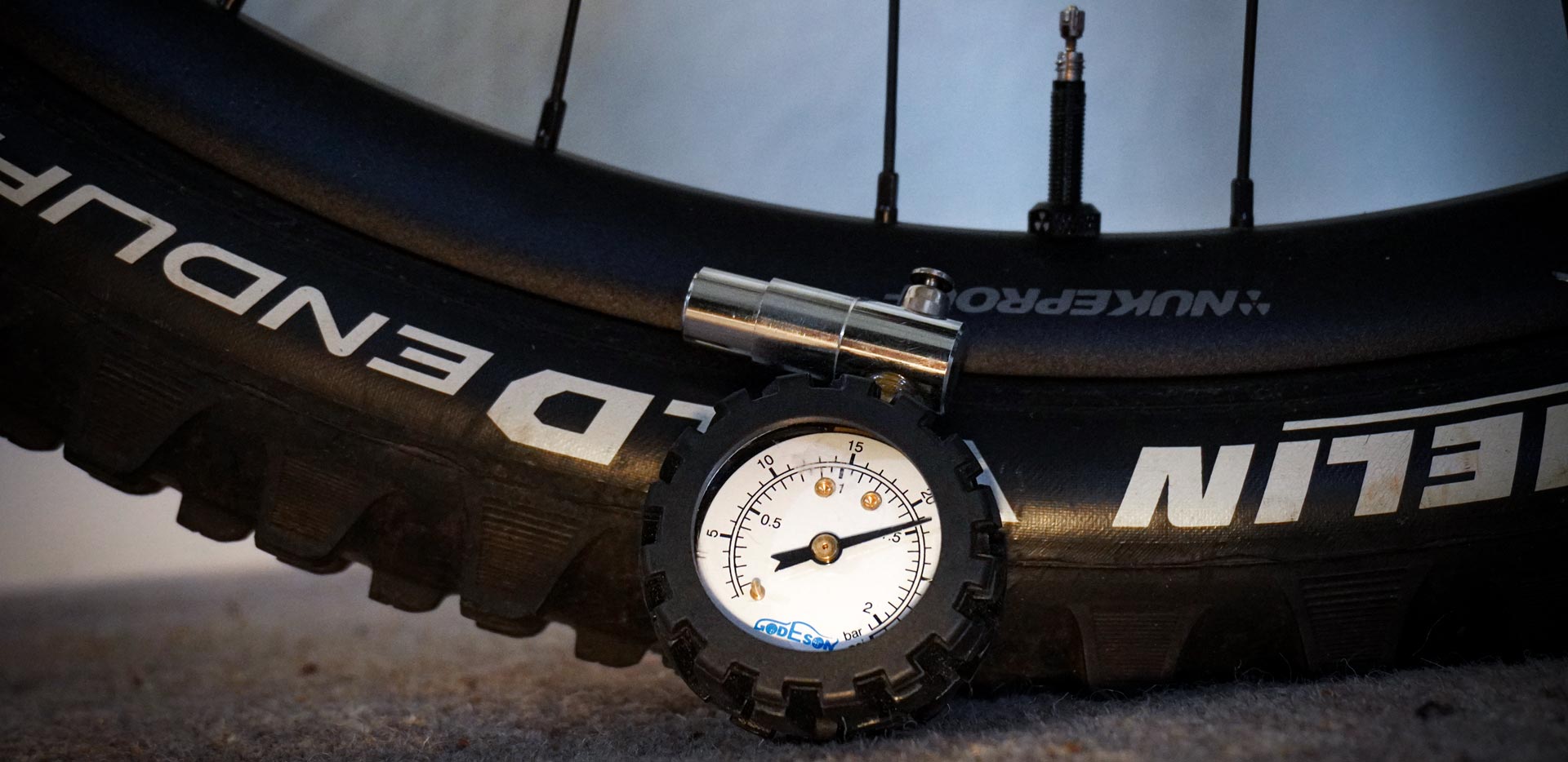 Road bike tyre pressure gauge on sale