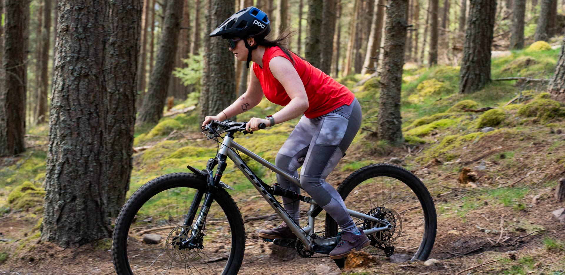 Endura-Singletrack18 Endura Women's Singletrack Leggings and Singletrack Tank Top