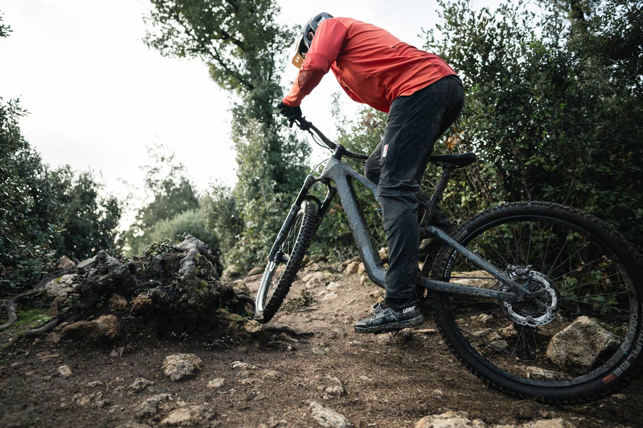 Climbing the Focus Jam2 SL 9.9 in Italy