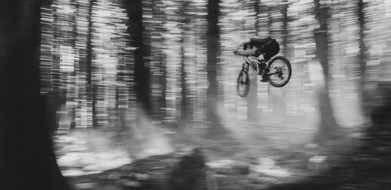 TroyEagle90LTD_Action Introducing the Devinci Troy Eagle 90 LTD