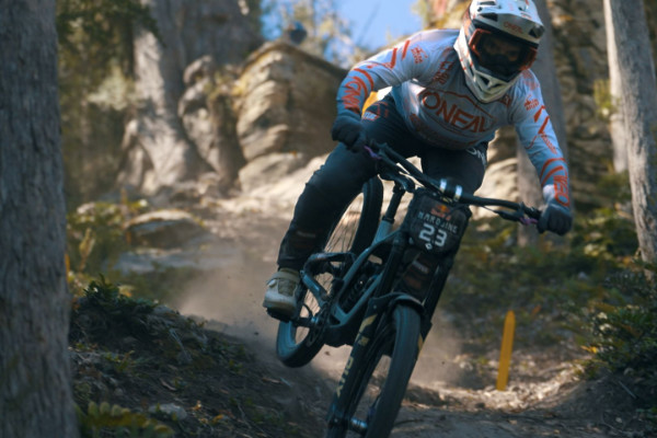 Video: <br> Survival. Roger Vieira At Red Bull Hardline