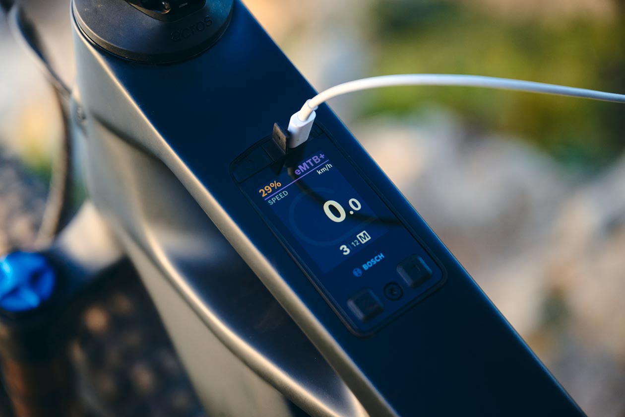 3_Kiox_400C_USB-C