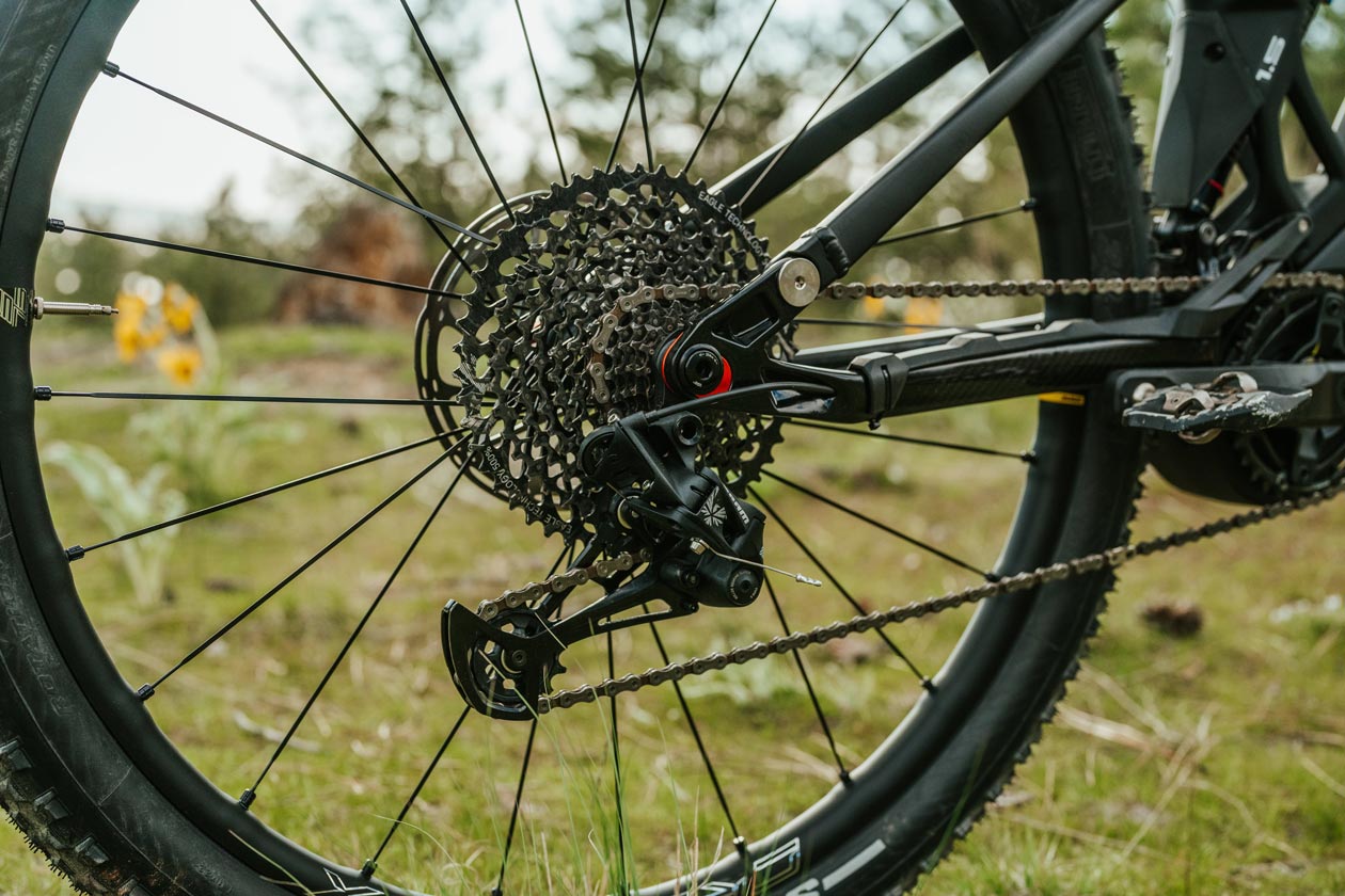 54549982466_bfcb714c41_6k Fantic XTF 1.5 Carbon eMTB Dissected