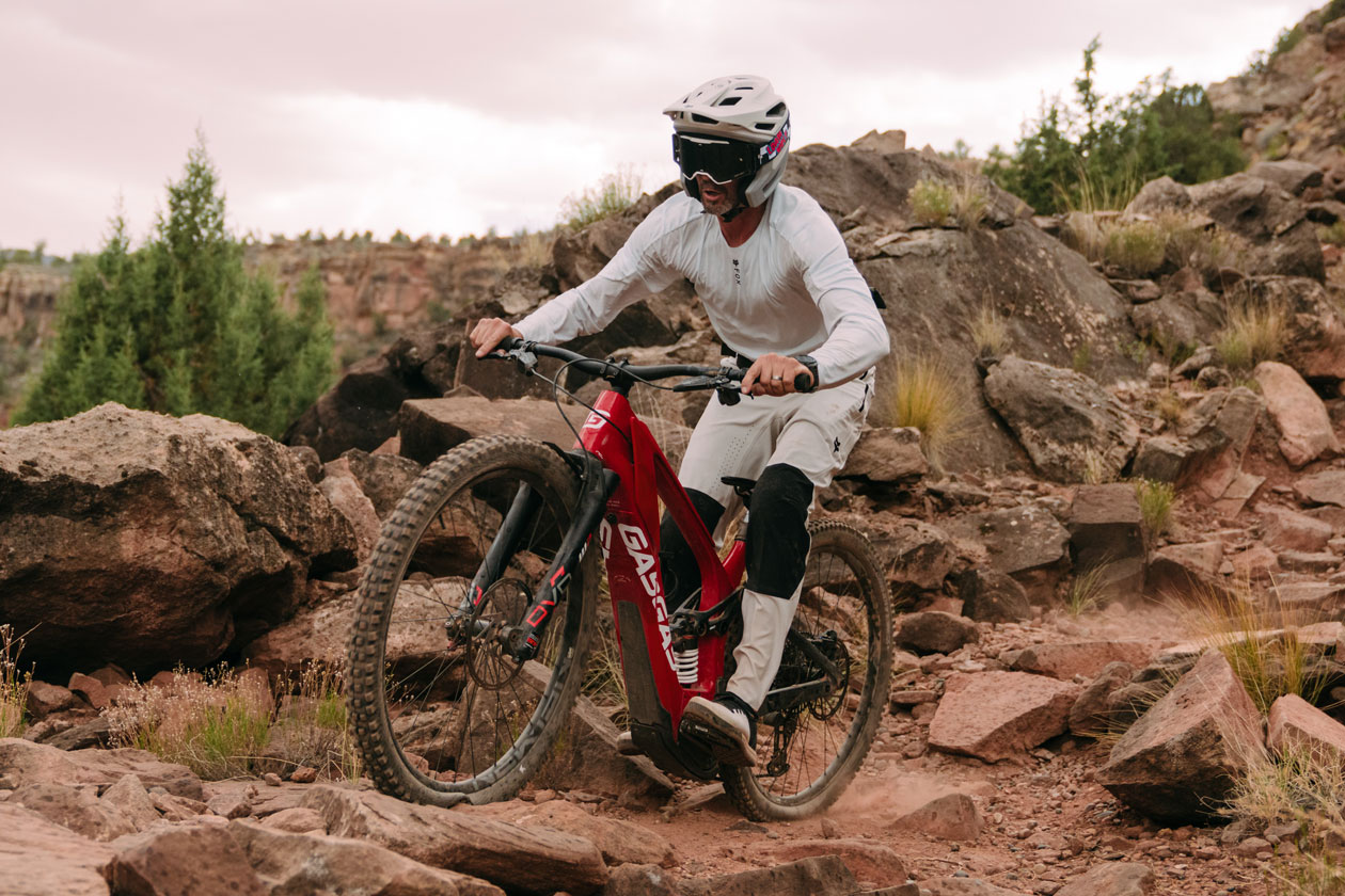TLW_GASGAS_ECC6-3946-F Ari Timp Peak 2.0 Review - 2025 eMTB Shootout
