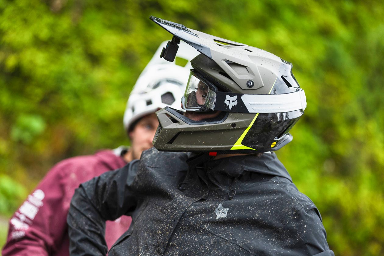 2025-06-08-FOX_Leogang-Crunch724-low-0545 Fox Rampage RS Full-Face Helmet Dissected
