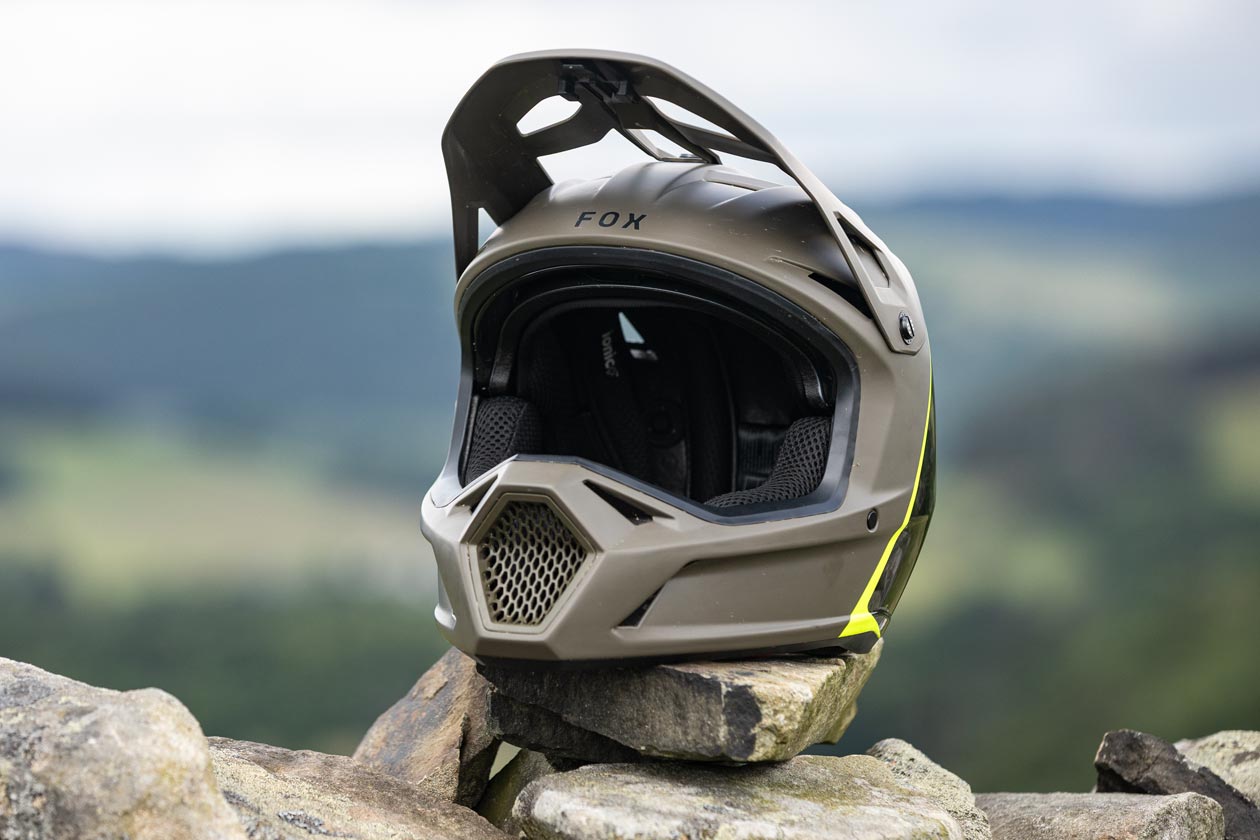 fox-rampage-rs-4 Fox Rampage RS Full-Face Helmet Dissected
