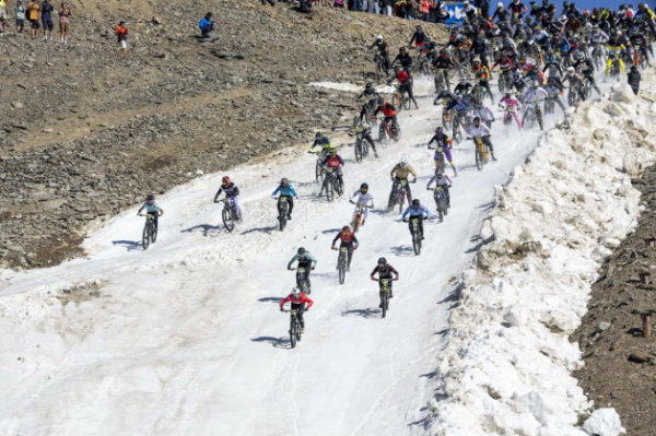 Video: <br> Luca Cometti Takes On The Megavalanche