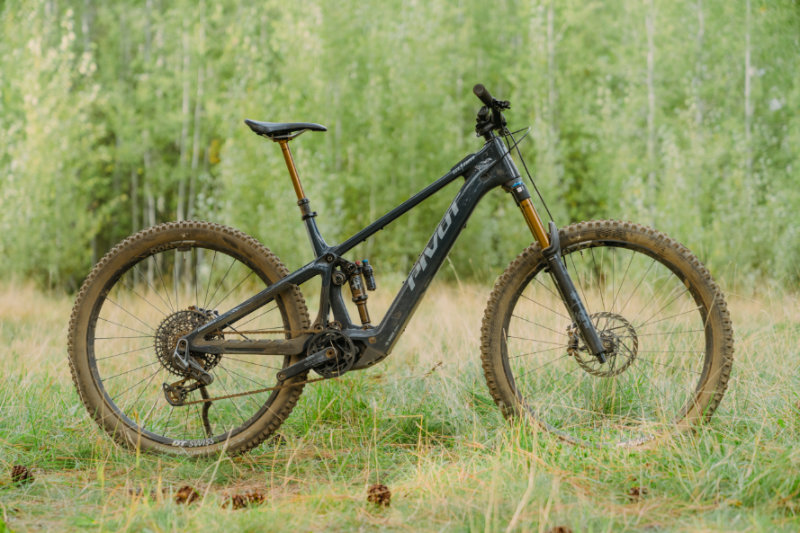 TLW_Pivot_SLAM-8448 (2) 2025 Ari Nebo Peak Elite Review | 2025 eMTB Lite Shootout