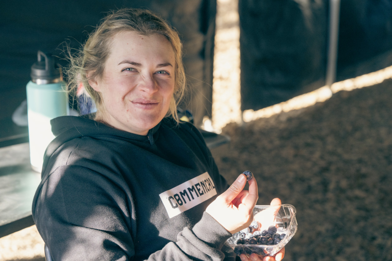 Vali Höll Joins Commencal