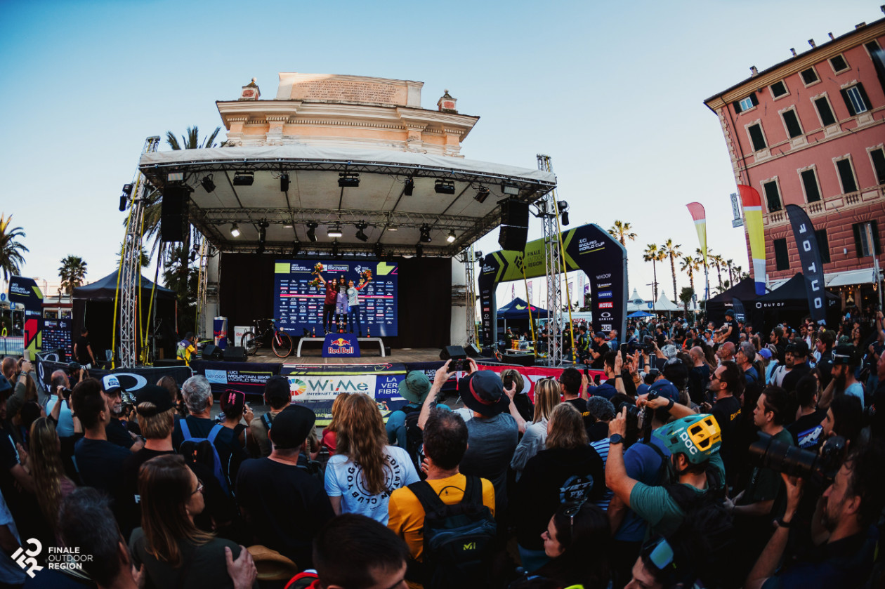 The New Thule Verse Hitch Rack Carrier