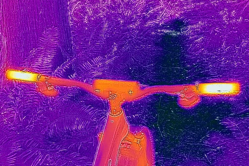 HotBars Introduces the World’s First Heated Bicycle Handlebar