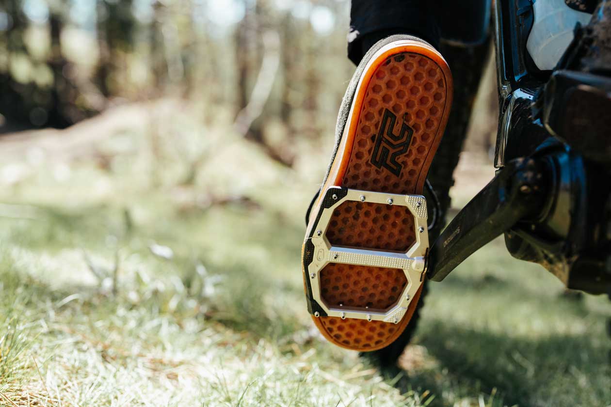 DSC02789 Crankbrothers Stamp Evo Flat Pedal Review