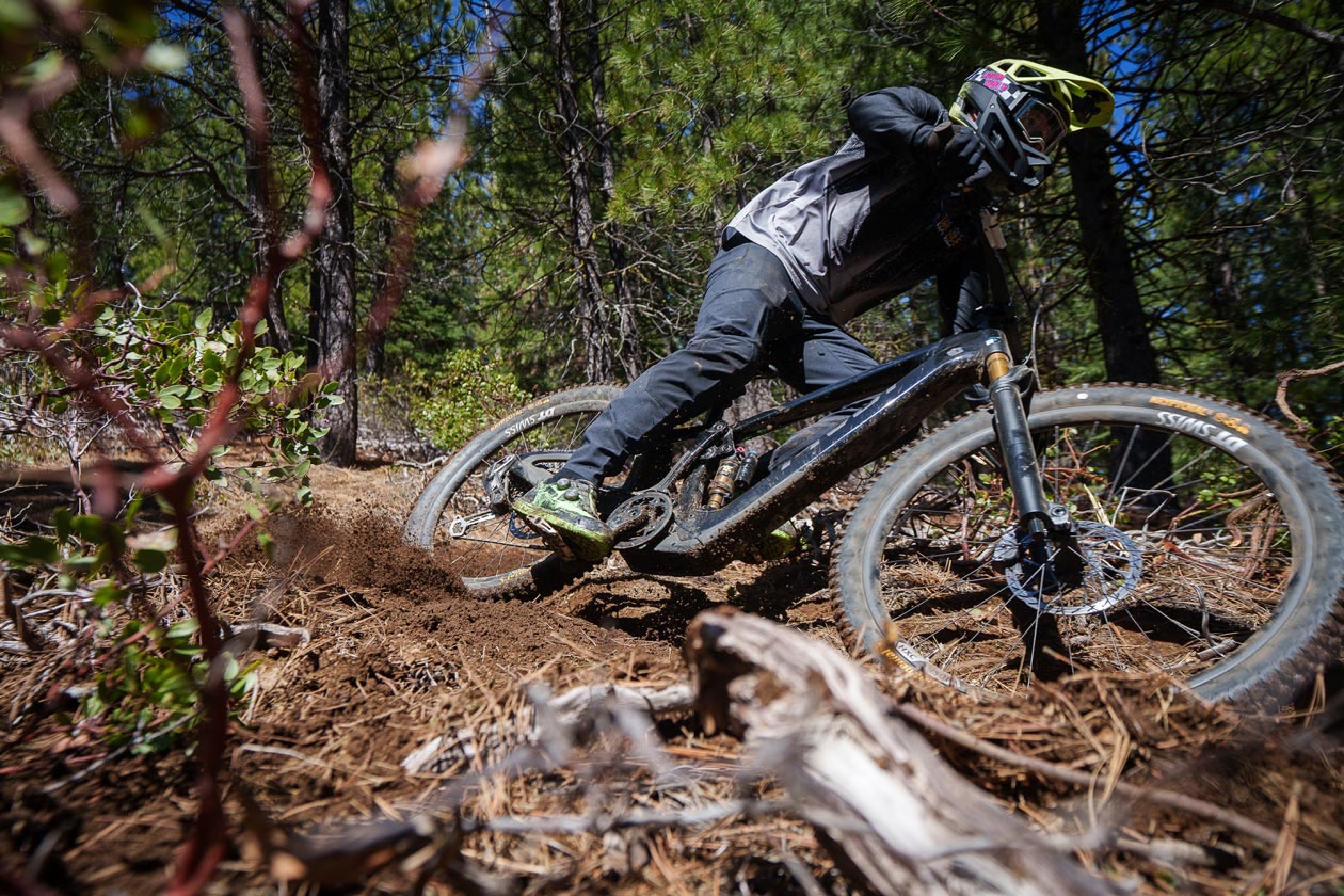 LW_Pivot-AMPED_Treeline-(24) Pivot Shuttle AMP'D First Ride Impressions