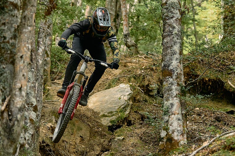 MY27_Trail_CW_LoamWolf_25m MY27 Rockshox Zeb First Ride Review