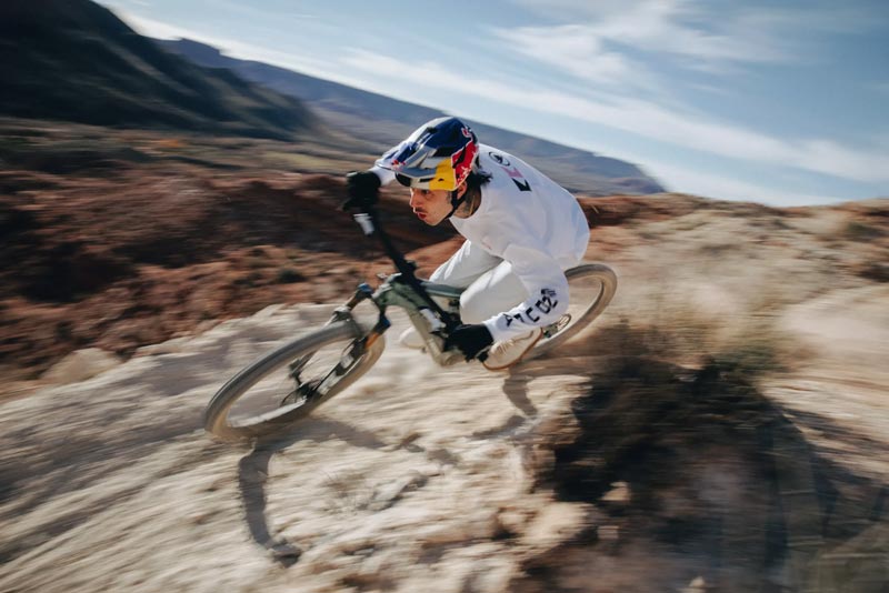 The New Thule Verse Hitch Rack Carrier