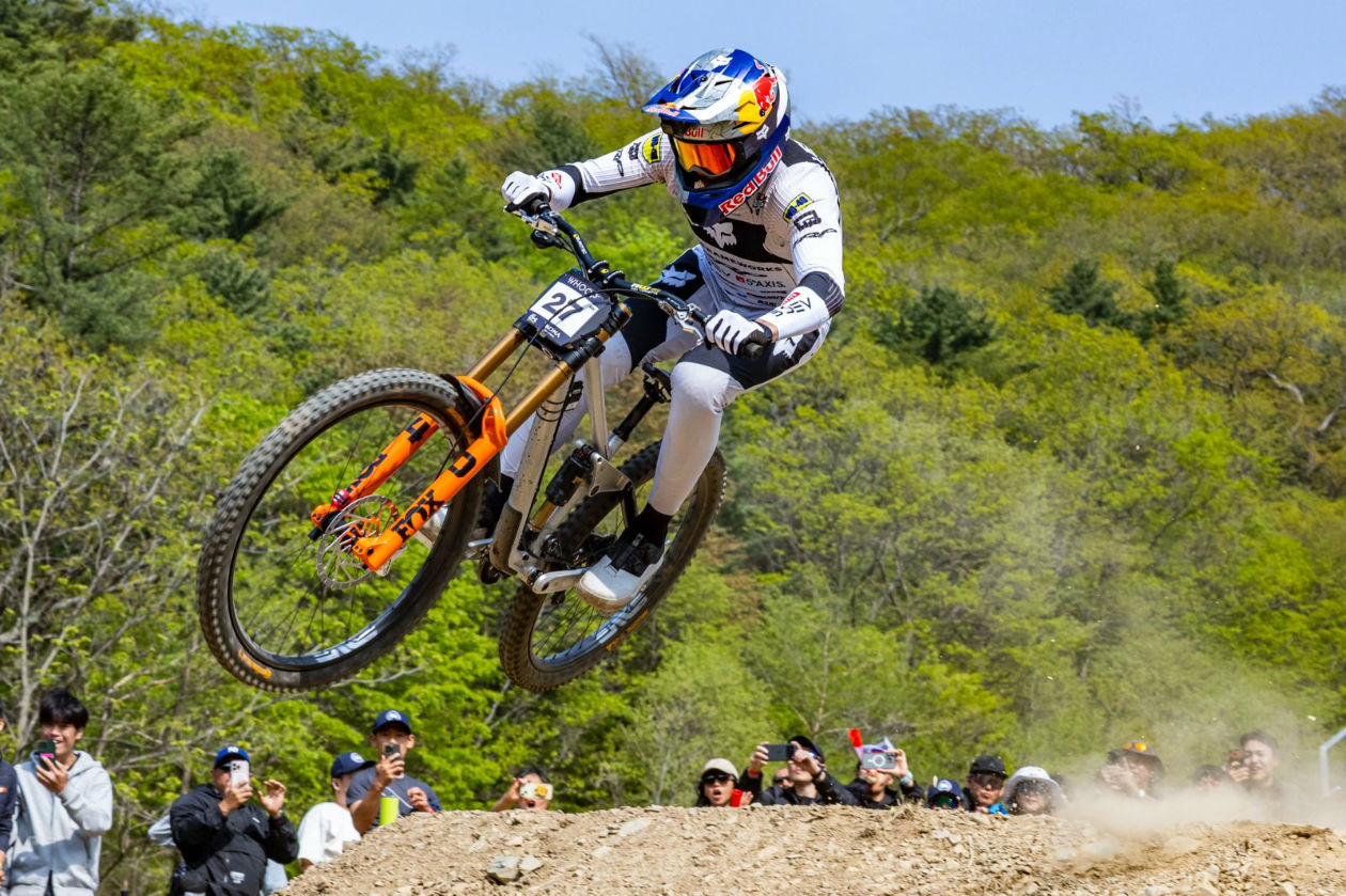 151cb8dc-c565-6a4c-f27f-a36c3494871b Enduro Season Starts and Downhill Returns in Loudenvielle - Peyragudes