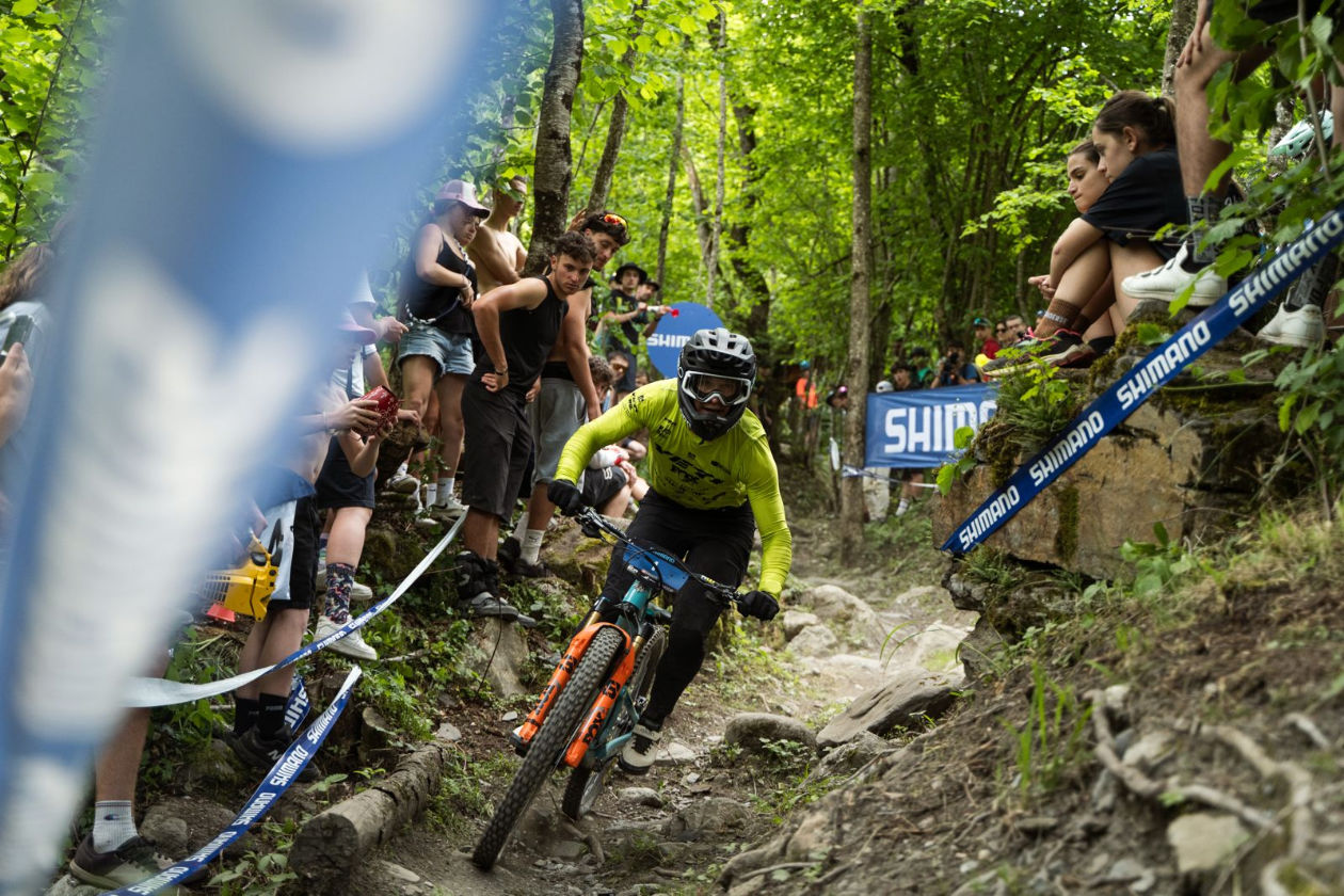 74f7f1b2-d40a-e6d9-23a0-279deb37c1b3 Enduro Season Starts and Downhill Returns in Loudenvielle - Peyragudes