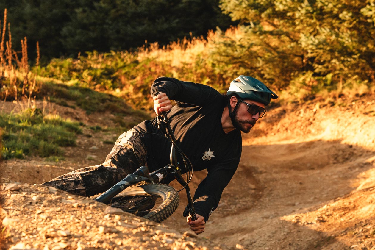 Adamlvphotography-Rob-Inners-25-207 Met Terrӕ And Shelter Mips Helmets Review