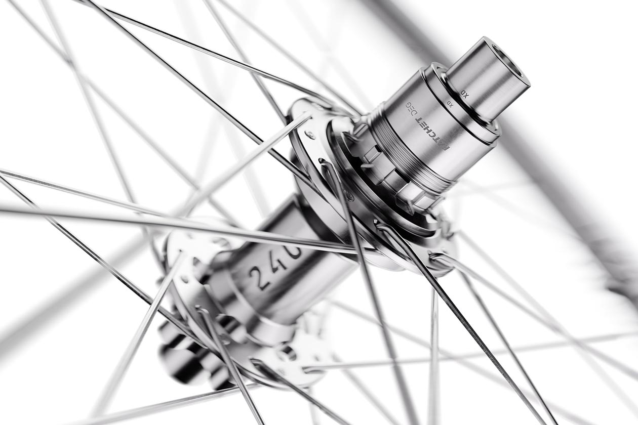 DTSwiss_MTB_FR_1500_Silver_Lining_Detail_Spokes_001_1920px DT Swiss FR 1500 Classis Wheelset launch