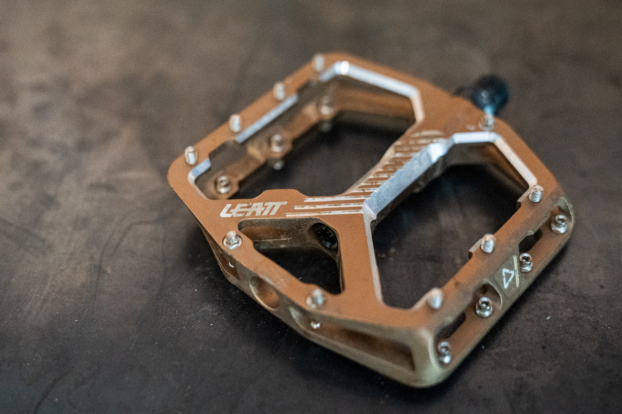 Leatt-6-flat-pedal-review-4 Leatt AllMtn 6.0 Flat Pedal Review