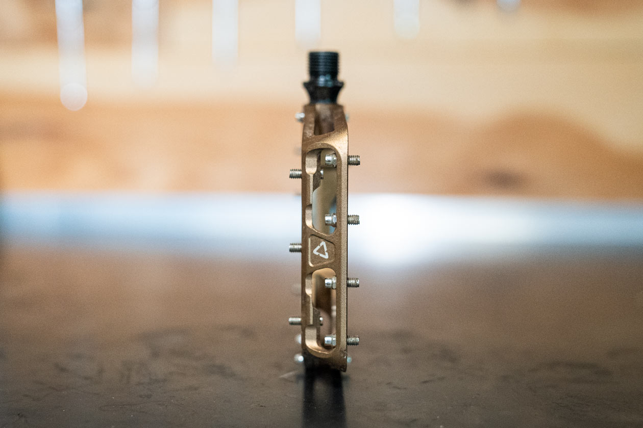 Leatt-8-flat-pedal-review-2 Leatt AllMtn 6.0 Flat Pedal Review