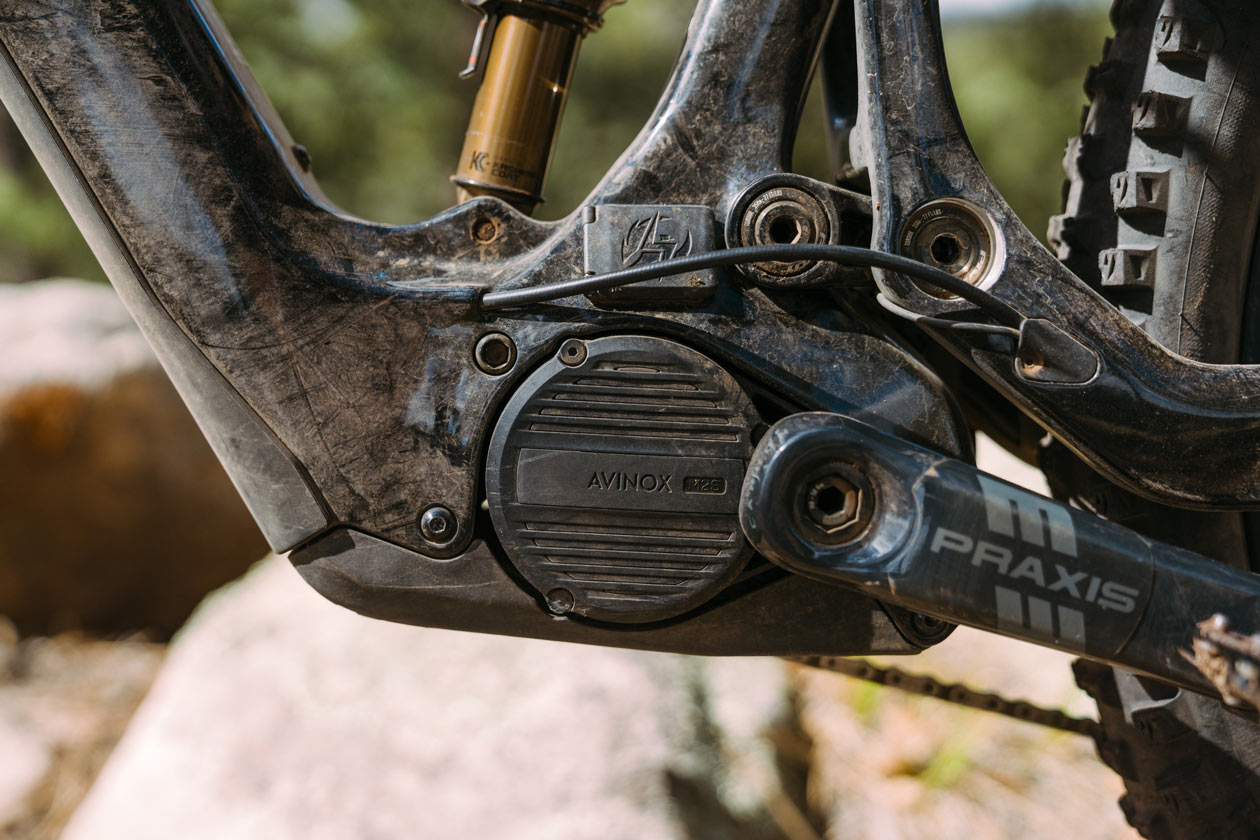 TLW_EMTB_Pivot_Shuttle_AMPd-2856 2026 eMTB Shootout | Motors