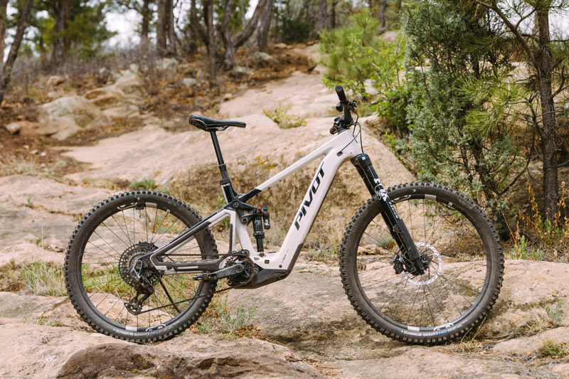 TLW_EMTB_Pivot_Shuttle_LT-4187 2026 eMTB Shootout - Pivot Shuttle LT