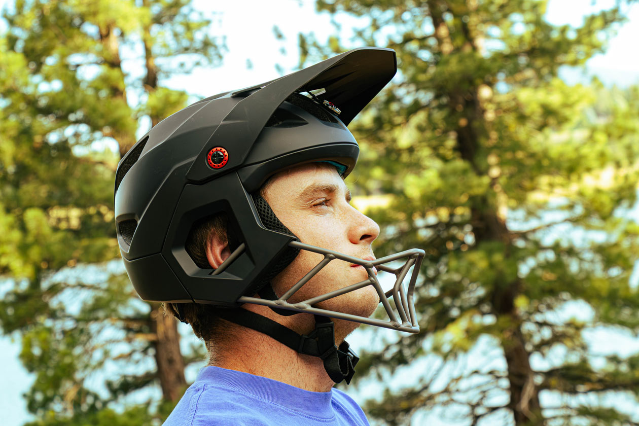 Kali-Full-Face-Helmet_–(18) Kali Protectives Introduces the New Kru Helmet
