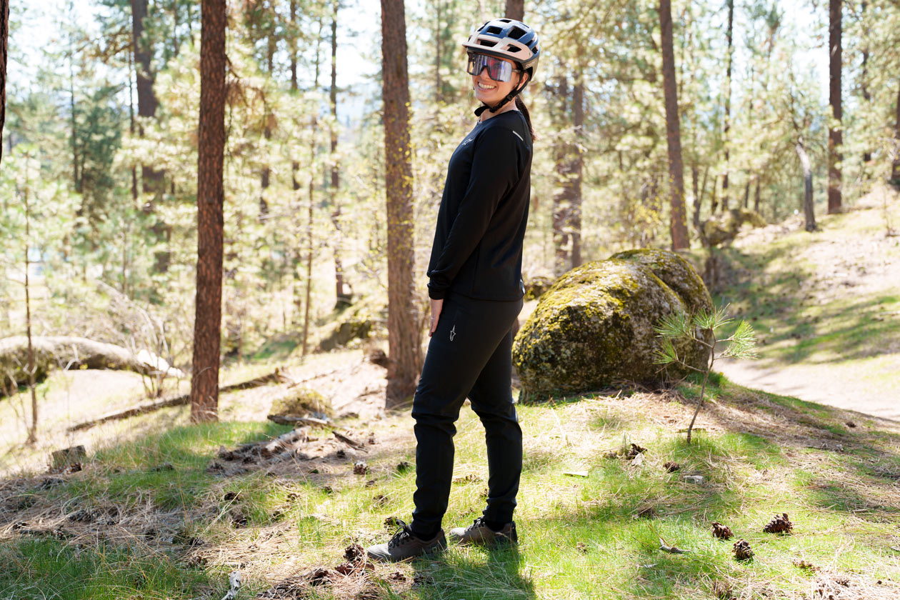 alpinestars-stella-a-dura-review-3 Alpinestars Stella A-dura Women's MTB Kit Review